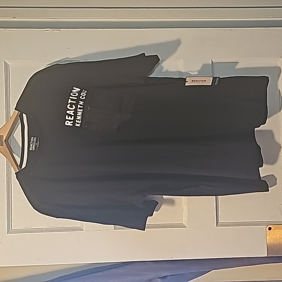 Kenneth Cole Tech T-shirt - Picture 6 of 7